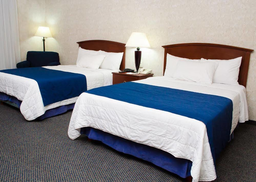 Quality Inn Monterrey La Fe Luaran gambar